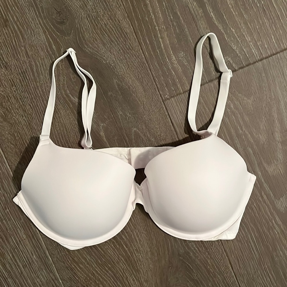 NWT Pink by Victoria’s Secret bra